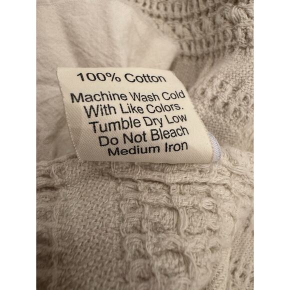 Inup Home Ivory Textured Table Runner with Ruffle Ends 95" - Picture 6 of 16